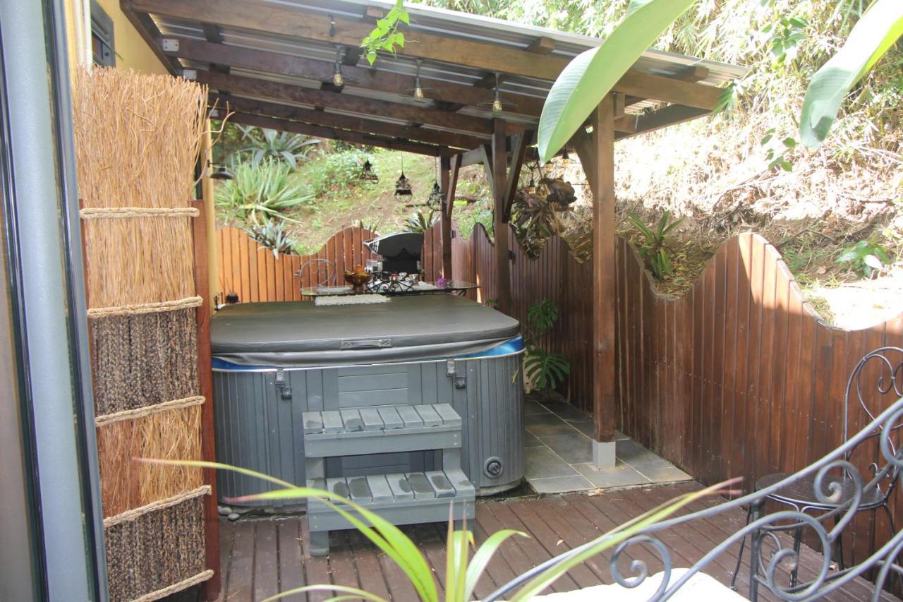 Lodge Le Palissandre à LA LIANE DE JADE 974- jacuzzi privatif - piscine Le Bois de Nefles  Esterno foto